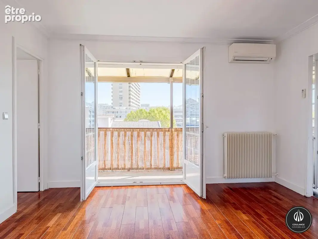 Marseille 8e – Saint-Anne - T2 rénové avec grand balcon et vue dégagé - photo 2