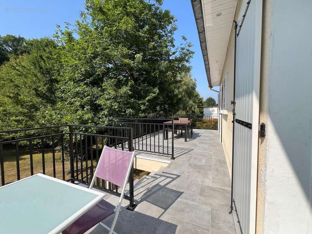 Photo 3 - Maison à LE MESNIL-SAINT-DENIS