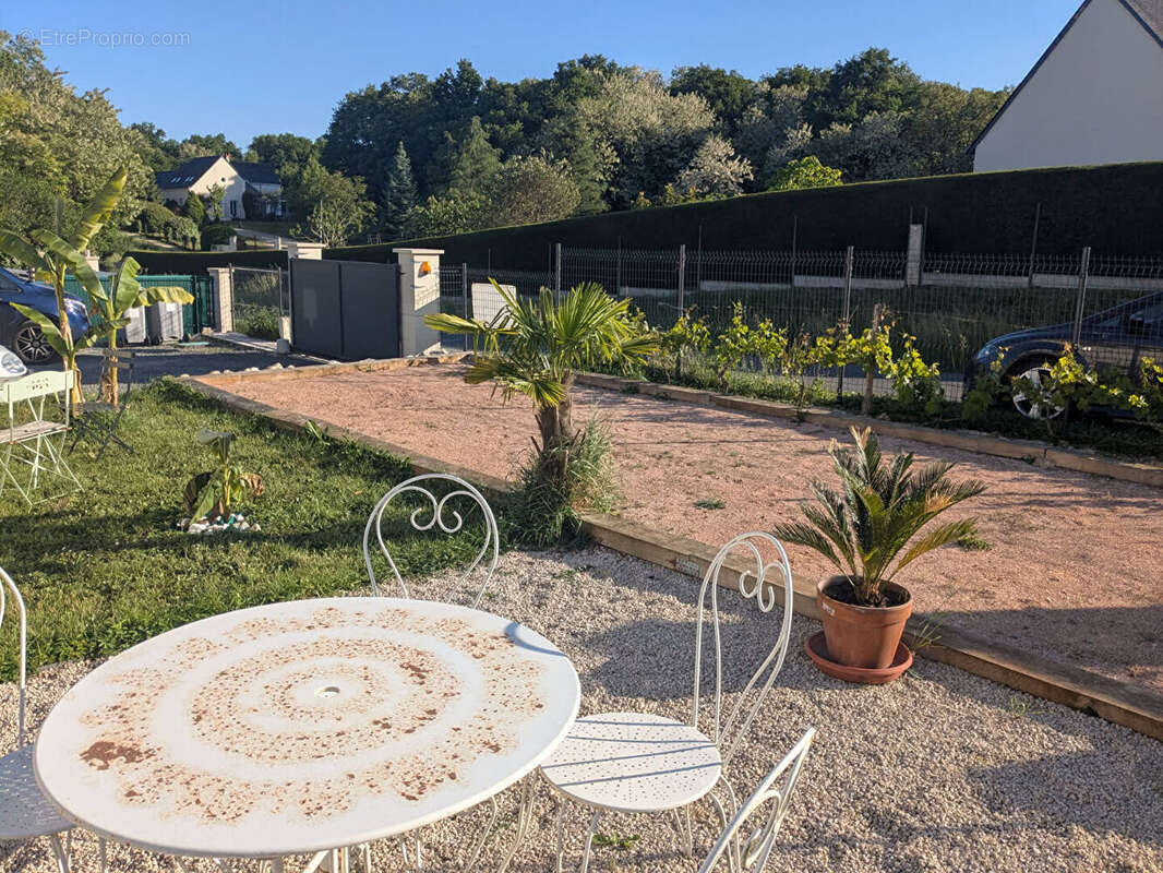 Maison à NAZELLES-NEGRON