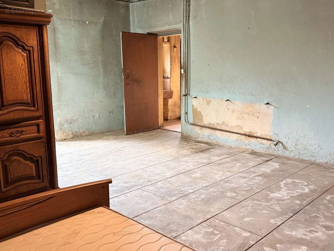 Maison à potentiel avec grange, proche de Brigueuil - photo 11