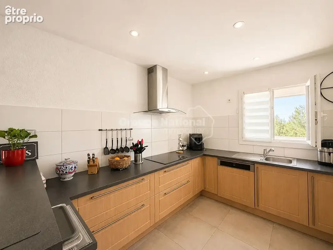ENSUES LA REDONNE: Villa de type 4 de plain pied de 90 m2 sur un terrain de 620 m2. - photo 11