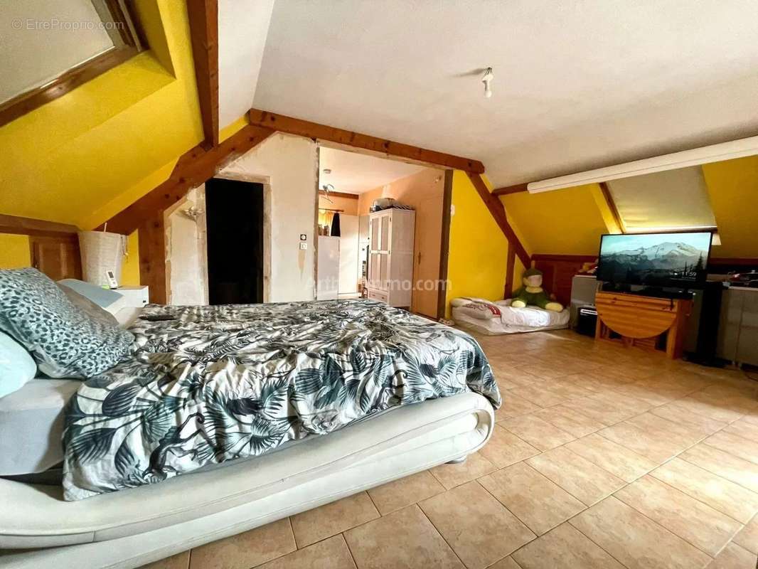 Maison à CIRES-LES-MELLO