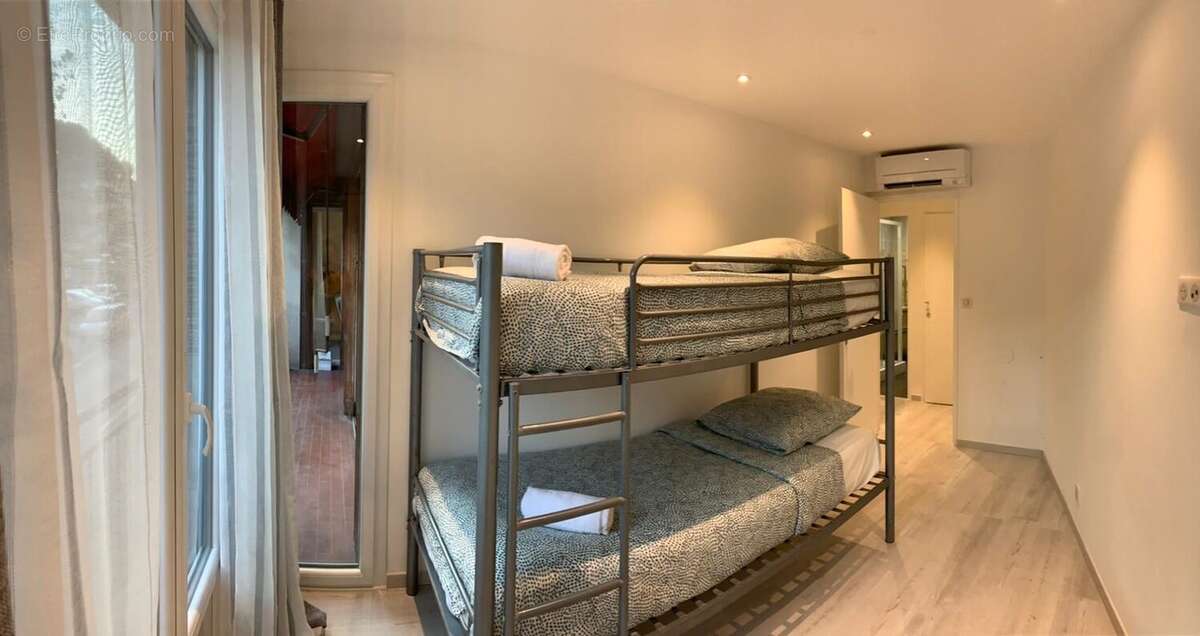 Appartement à VALLAURIS
