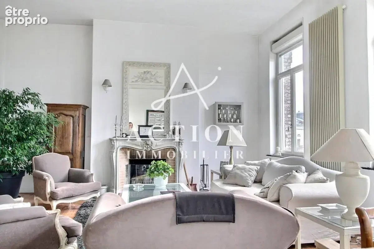 Appartement 183 m2, 4 chambres dans Hôtel particulier  Place de la Victoire - photo 2
