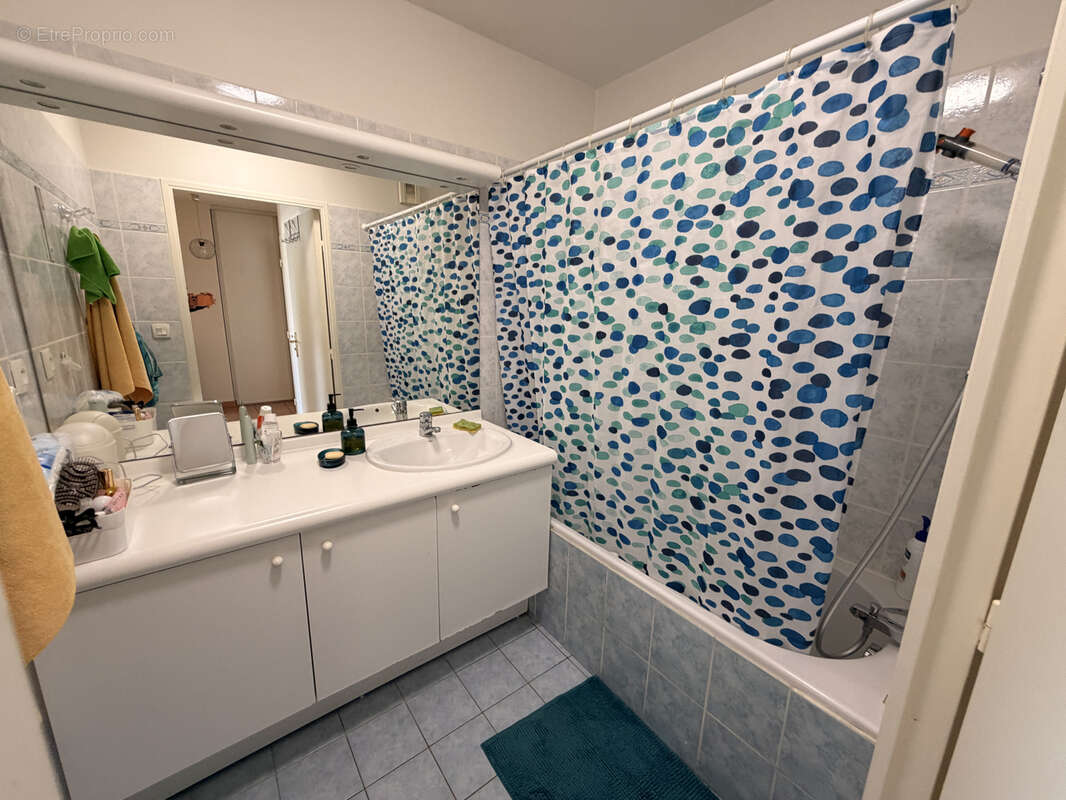 Appartement à MARSEILLE-5E