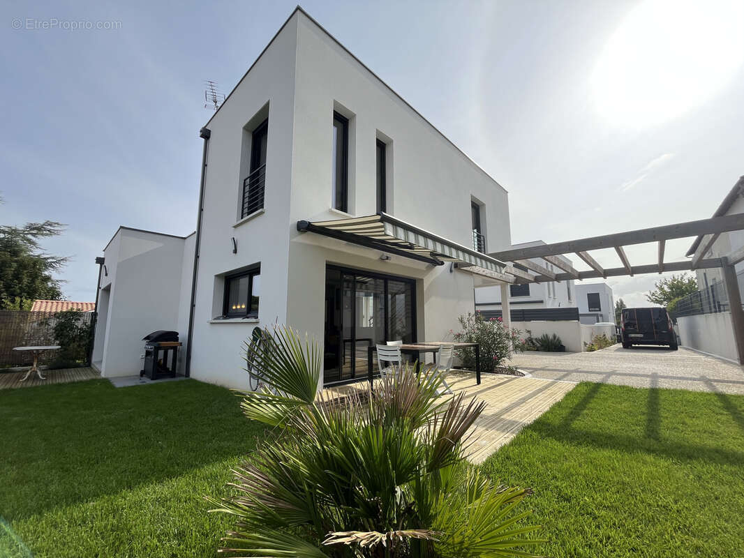 Maison à VAUX-SUR-MER