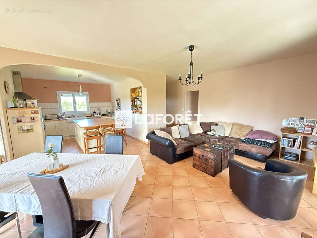 Maison à SAINT-PIERRE-D&#039;AURILLAC