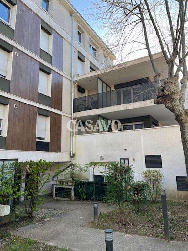 Appartement à DECINES-CHARPIEU