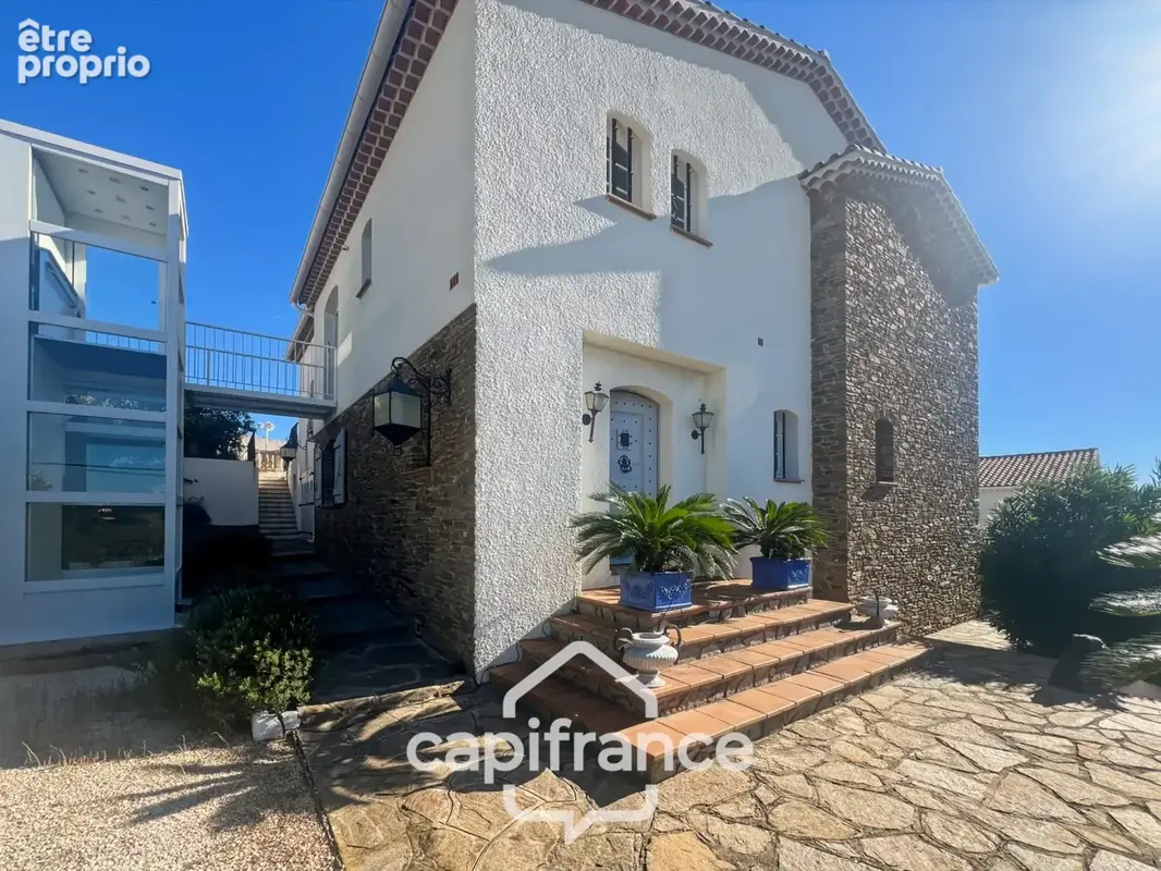 Maison à vendre 8 pièces HYERES (83)- Vue mer panoramique Exceptionnel - Double garage - Ascenseur - photo 7