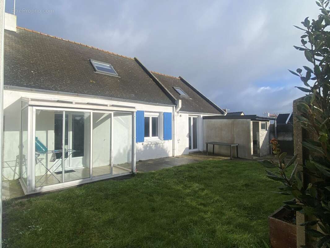 Maison à LAMPAUL-PLOUARZEL