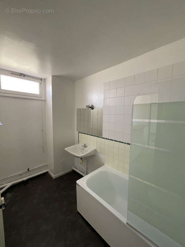 Appartement à MENUCOURT