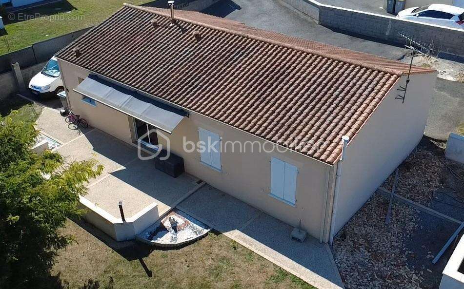 Maison à AZAY-LE-BRULE