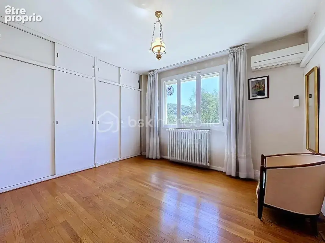 Maison familiale avec jardin de 700 m² – Quartier de la Commanderie – Échirolles - photo 11