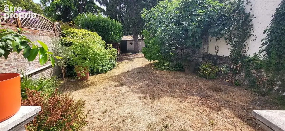 Maison familiale de caractère / 208,20 m² habitables avec jardin et dépendance - photo 14