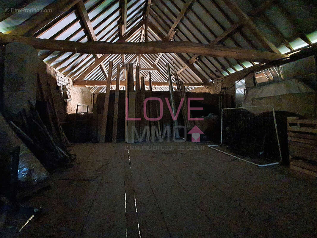 Maison à LA BATIE-MONTGASCON