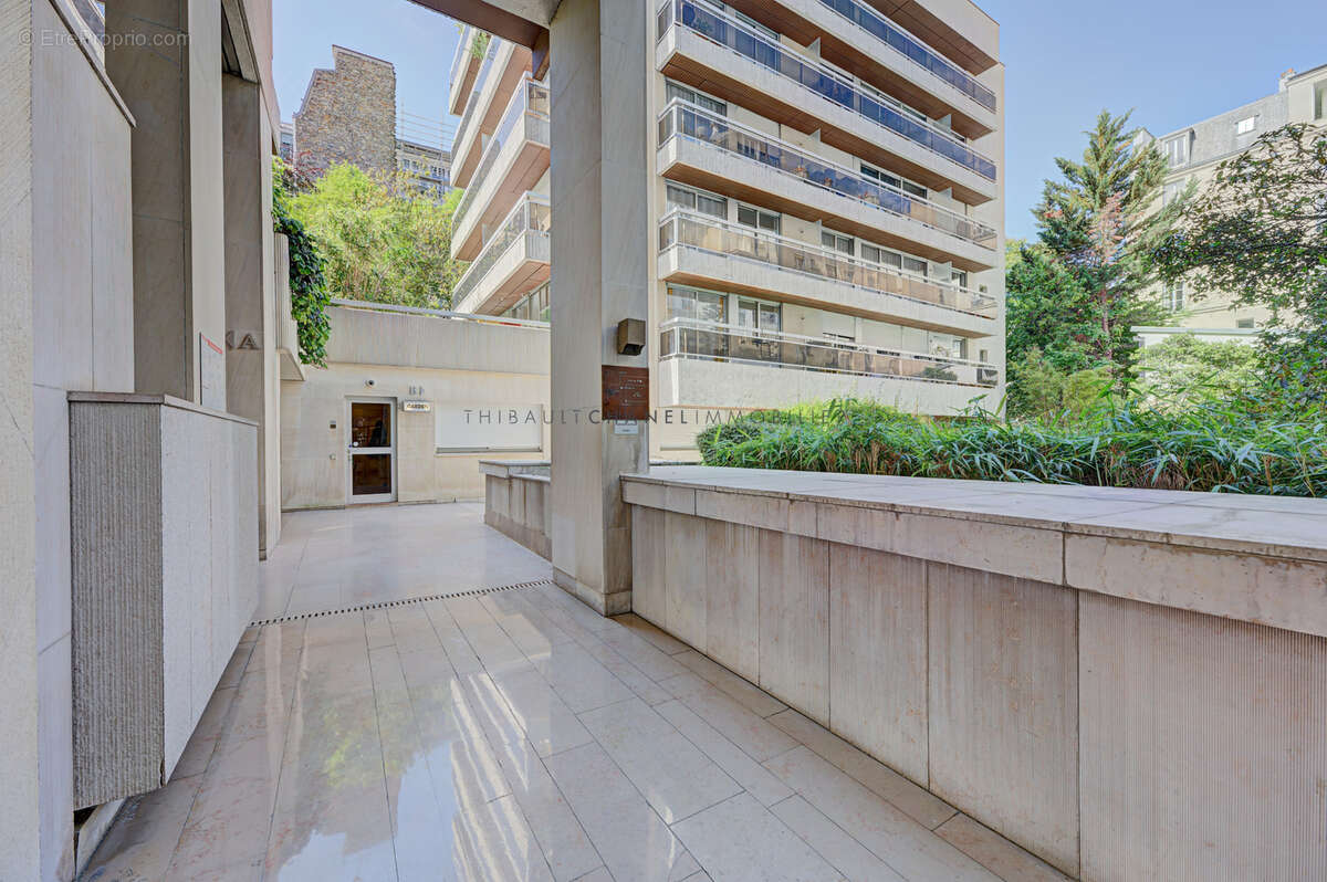 Appartement à PARIS-14E