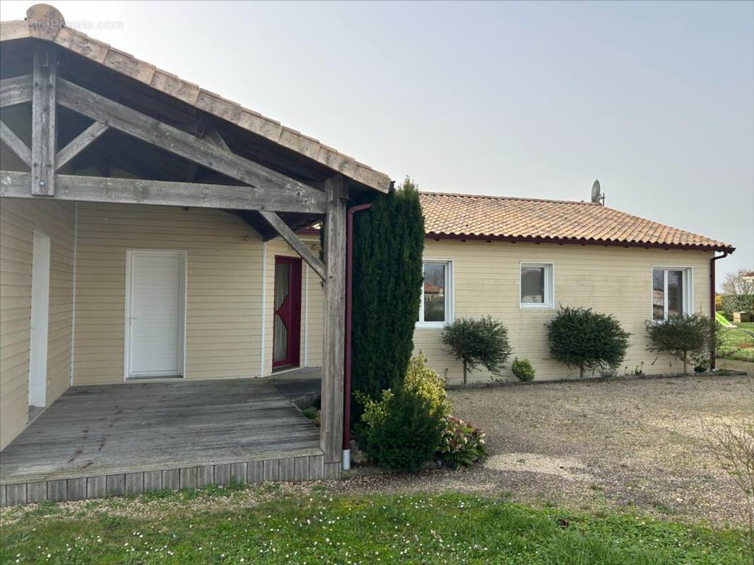 Maison à SAINT-GEORGES-LES-BAILLARGEAUX