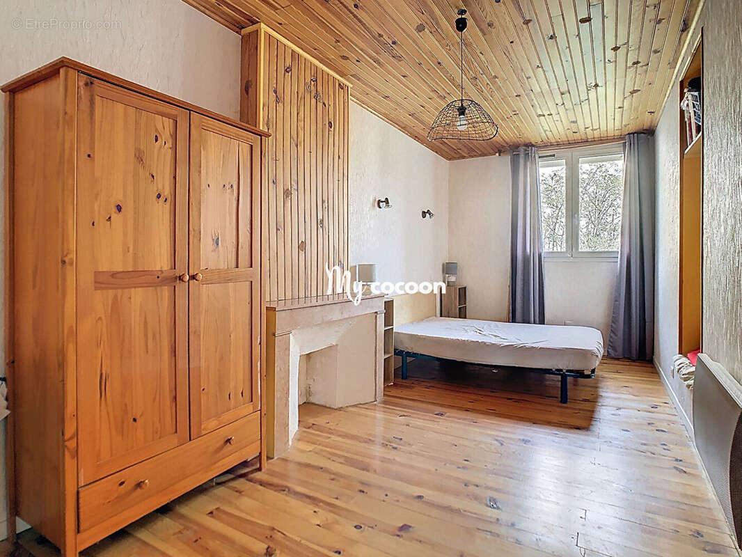 Maison à NEUVILLE-SUR-AIN