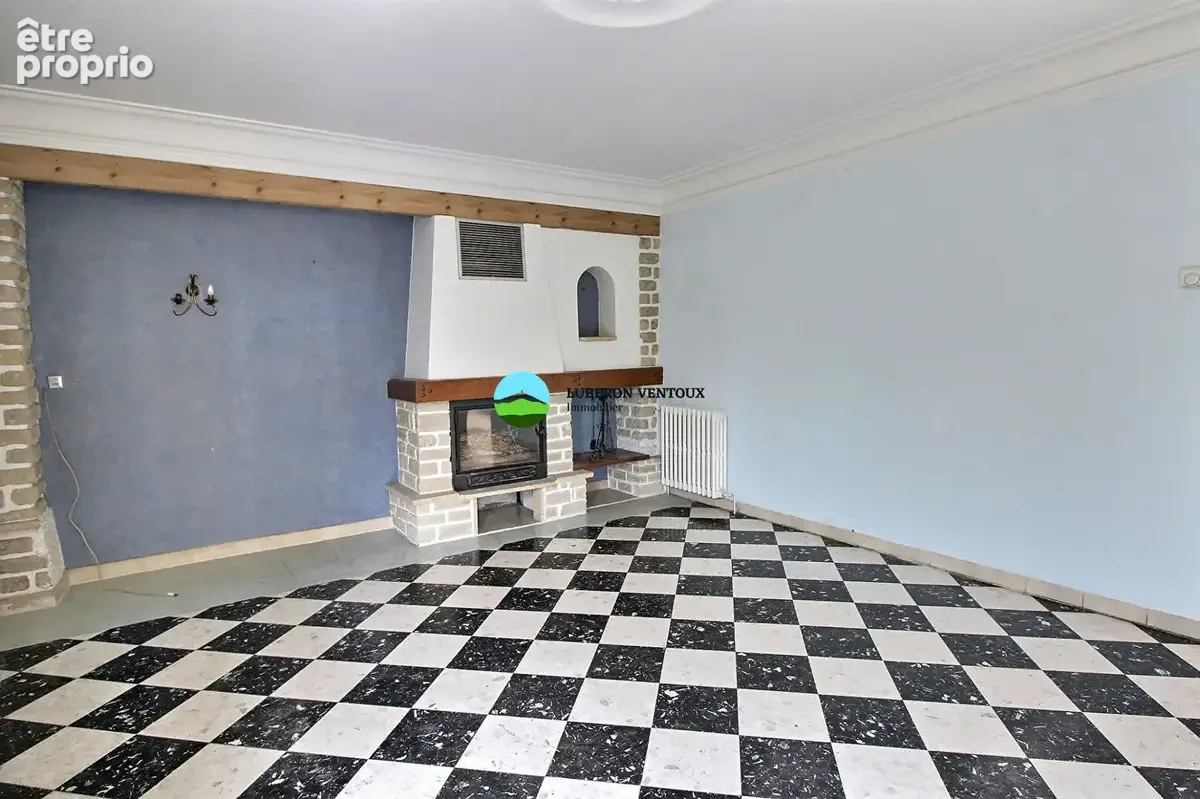 Caromb à deux pas du centre, une maison pleine de potentiel à réinventer ! - photo 3