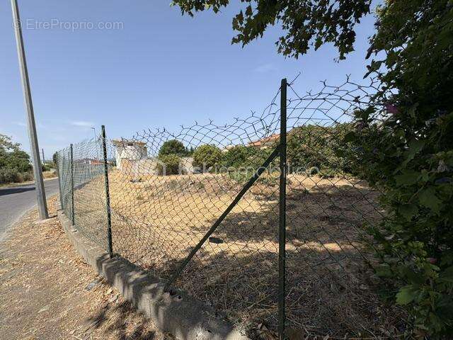 Terrain constructible 569 m2 - photo 3