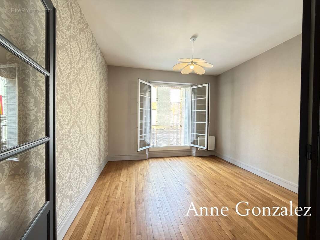 ORLEANS proche rue Royale, à vendre superbe Appartement T4 entièrment rénové dans belle petite copropriété avec peu de charges e - photo 9