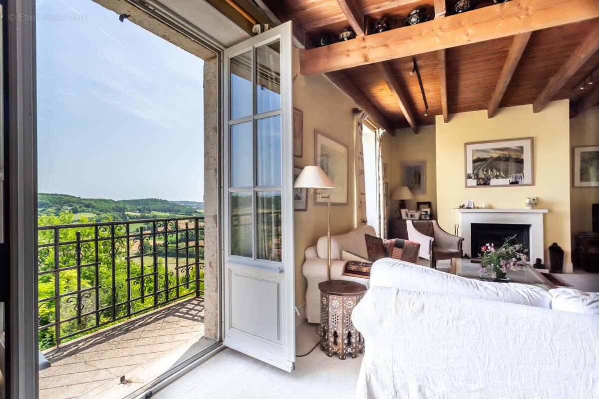 Maison de campagne avec annexes, piscine, grange et vue - photo 22