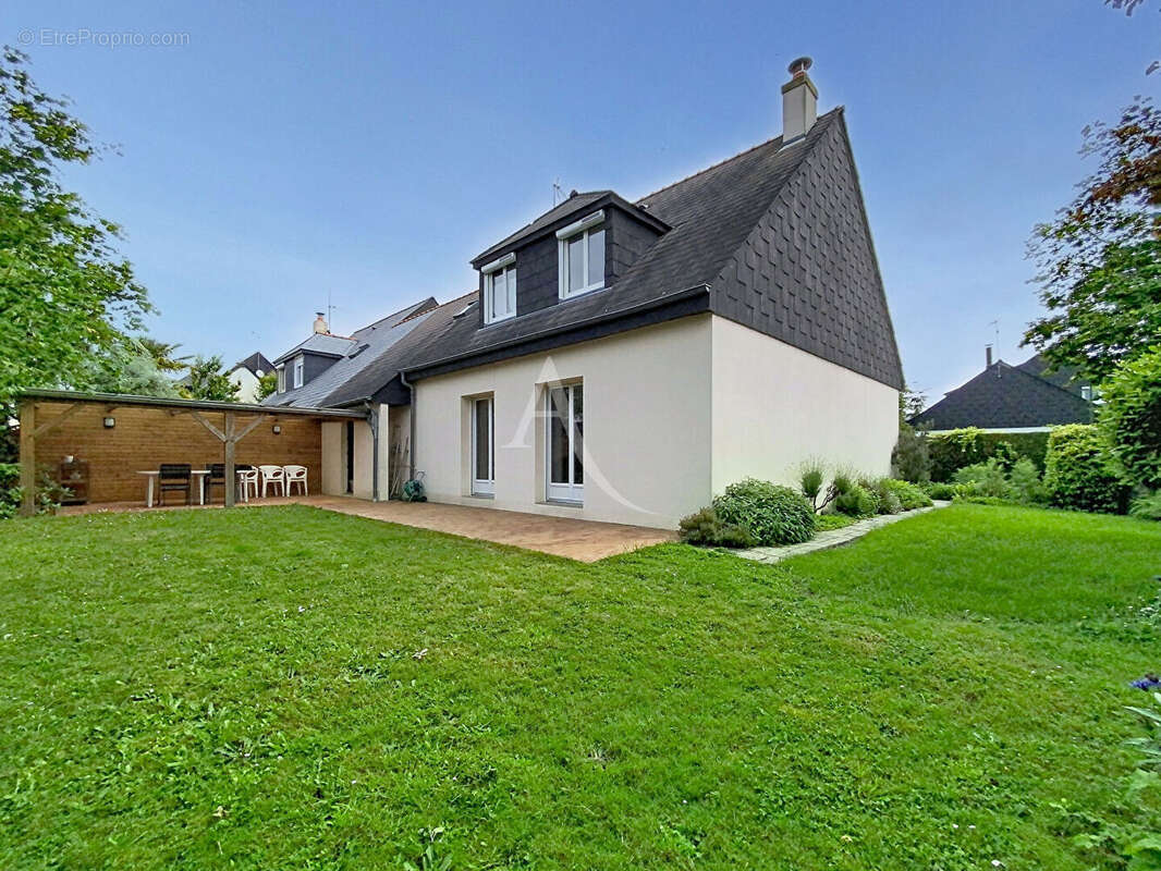 Maison à LA MEMBROLLE-SUR-LONGUENEE