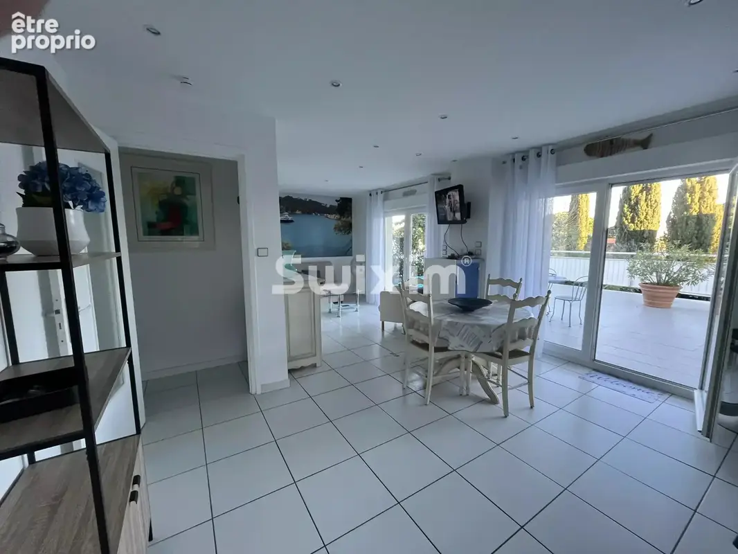Cavalaire-sur-Mer (83240) — T3 lumineux en rez-de-jardin avec terrasse de 45 m² à 200 m des plages - photo 7
