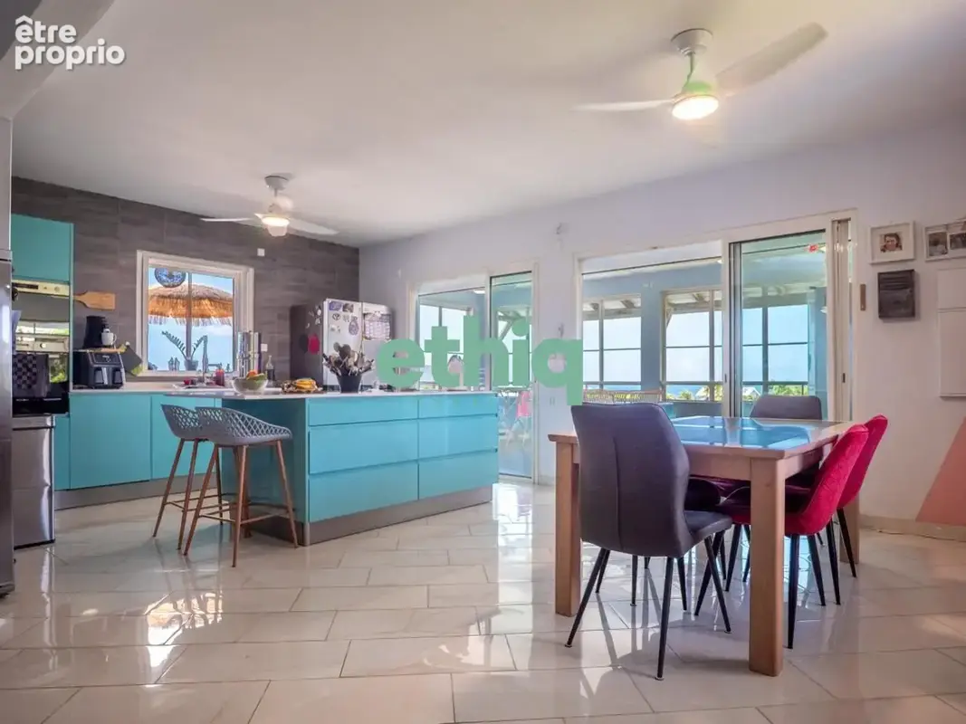Maison 8 pièces 181 m² à vendre à Sainte-Rose (97115) - photo 4