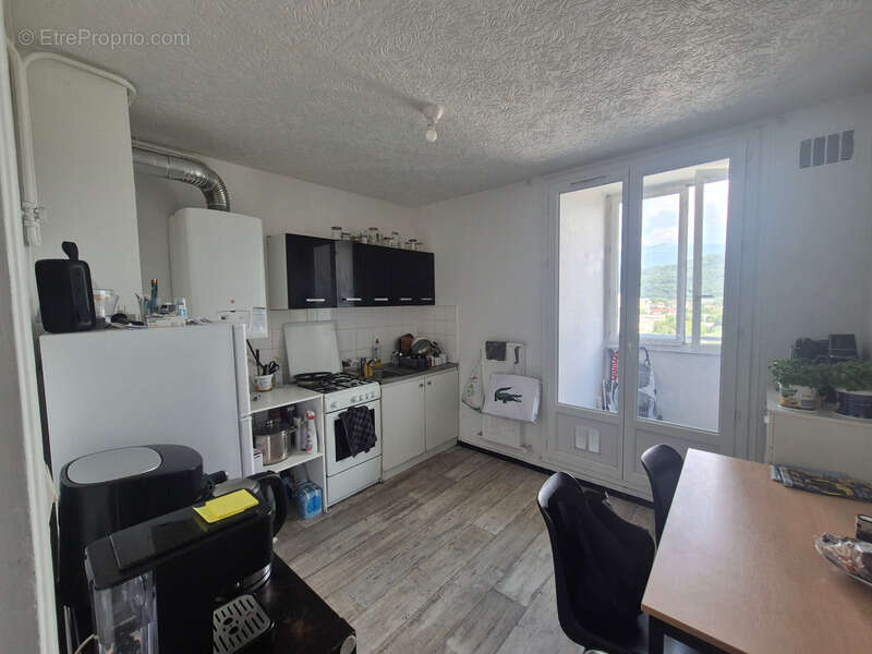 Appartement à LE PONT-DE-CLAIX