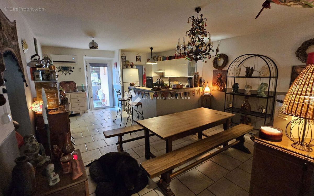 Appartement 572 m² à Besseges  - photo 4