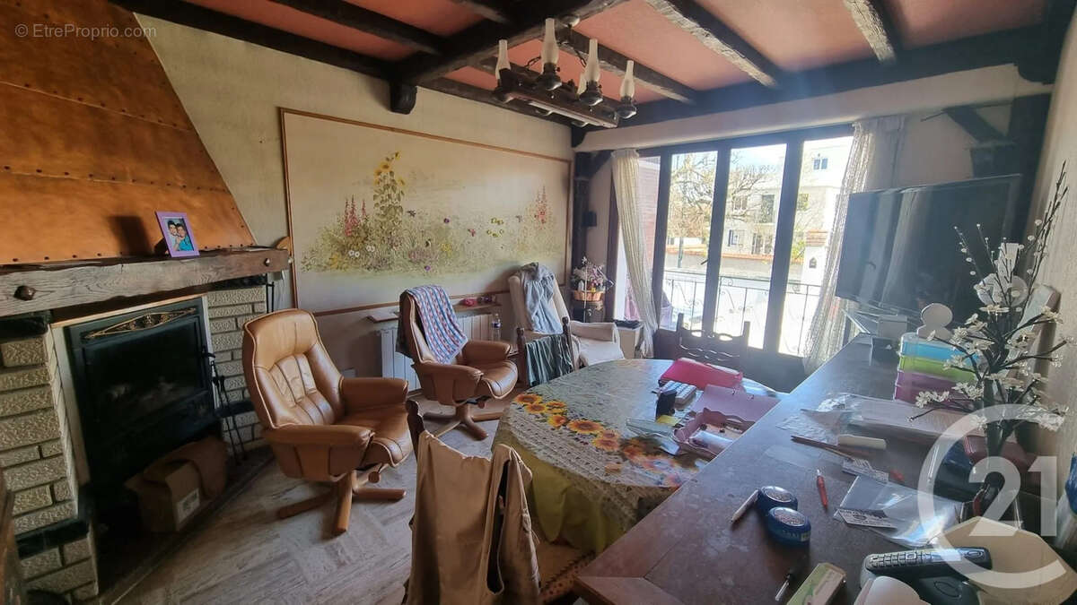 Maison à SAINT-MAUR-DES-FOSSES