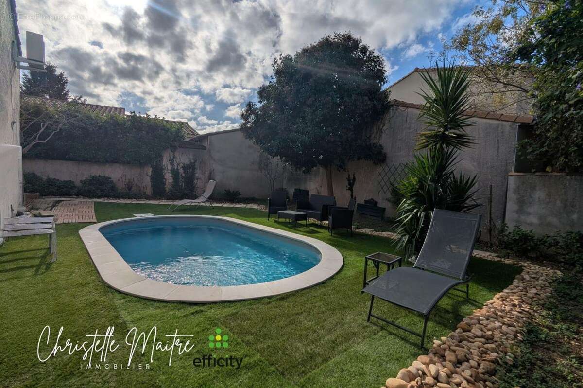 Maison à SAINT-MARTIN-DE-CRAU