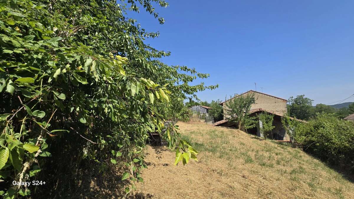 Maison en pierres 135m² - 5 pièces avec jardin - photo 15