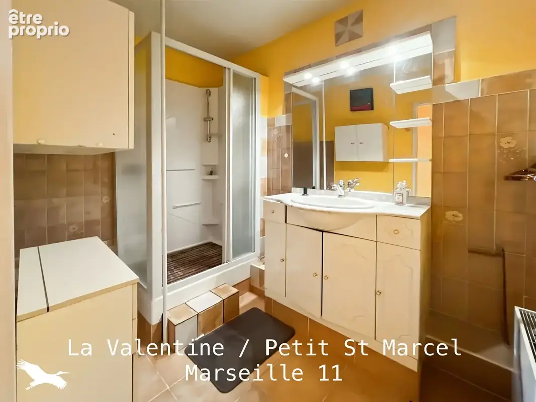 À VENDRE - MARSEILLE 11e (La Montre / La Valentine) - Charmant T2 de 41 m² avec terrasse, vue collines, garage  en option - photo 5