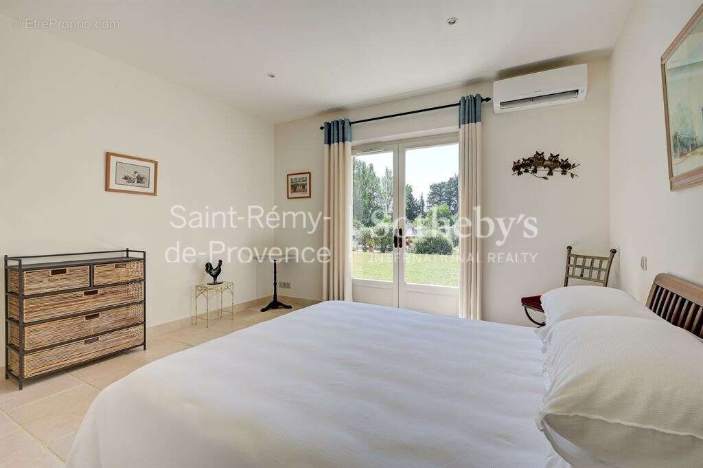 Belle propriété à acquérir à Saint Rémy de Provence, proche du centre - photo 18