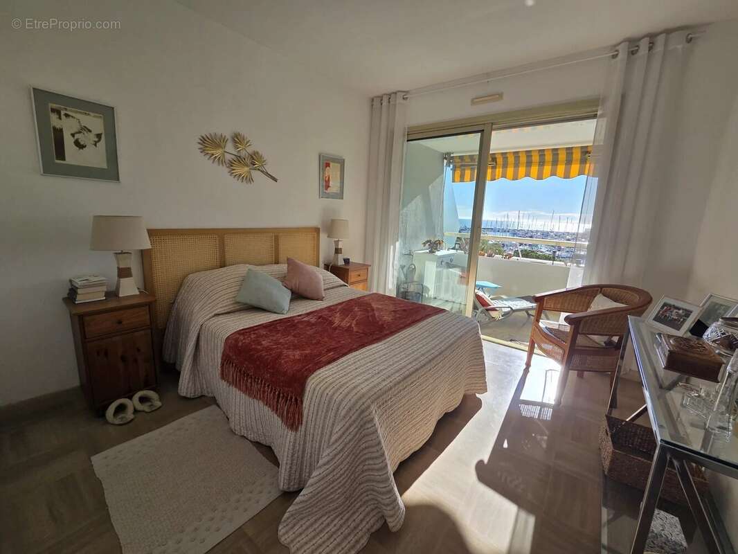 Appartement à VILLENEUVE-LOUBET