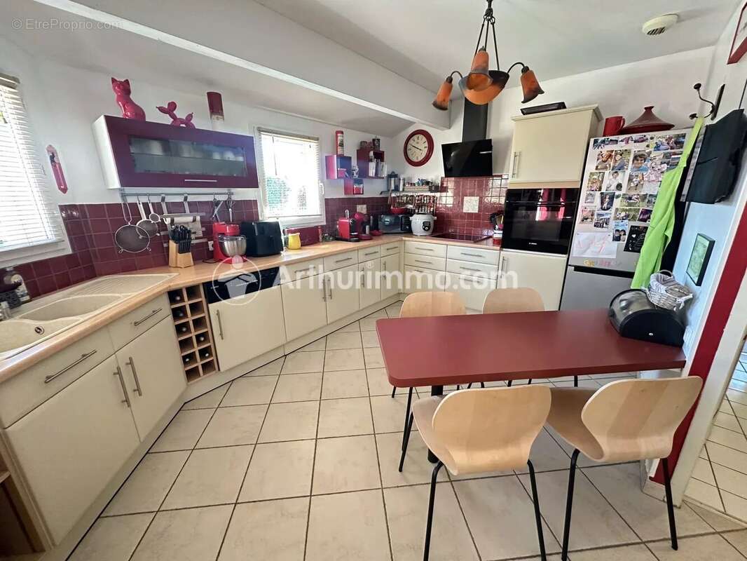 Maison à LA CHAPELLE-GONAGUET