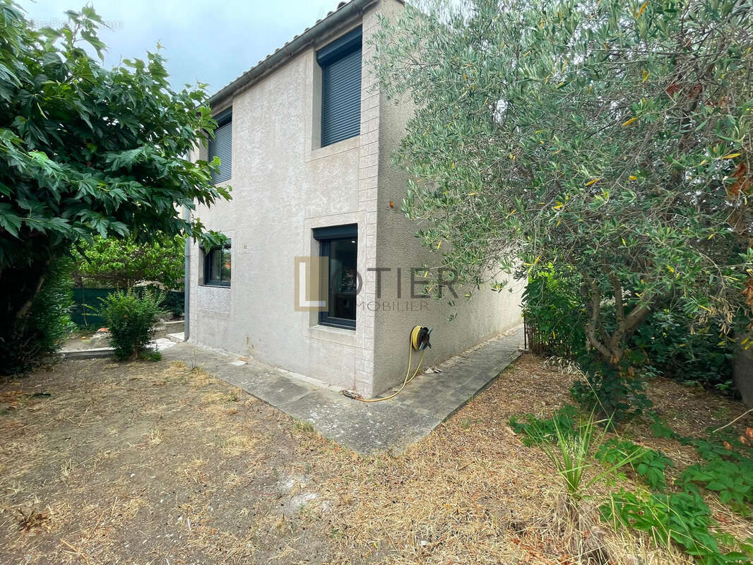 TRÈBES   Maison 3 faces, 3 chambres, suite parentale, jardin et belles prestations - photo 26