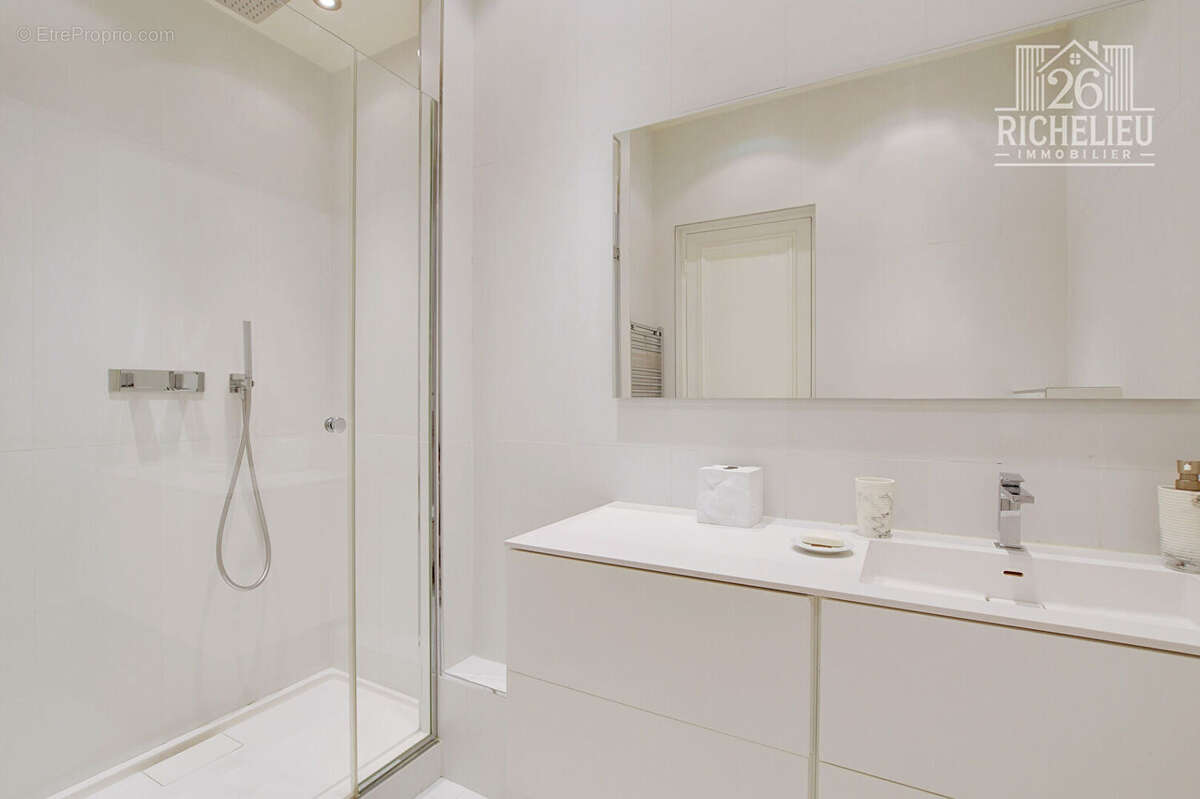 Appartement d'exception  de 210 m2  Avenue Foch vue Tour Eiffel - photo 8