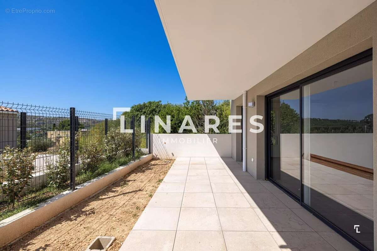 LE DOMAINE DE BELLEPEIRE - Appartement T4 de 81m2 - Terrasse - Double box (sus) - 13170 LES PENNES MIRABEAU - photo 5