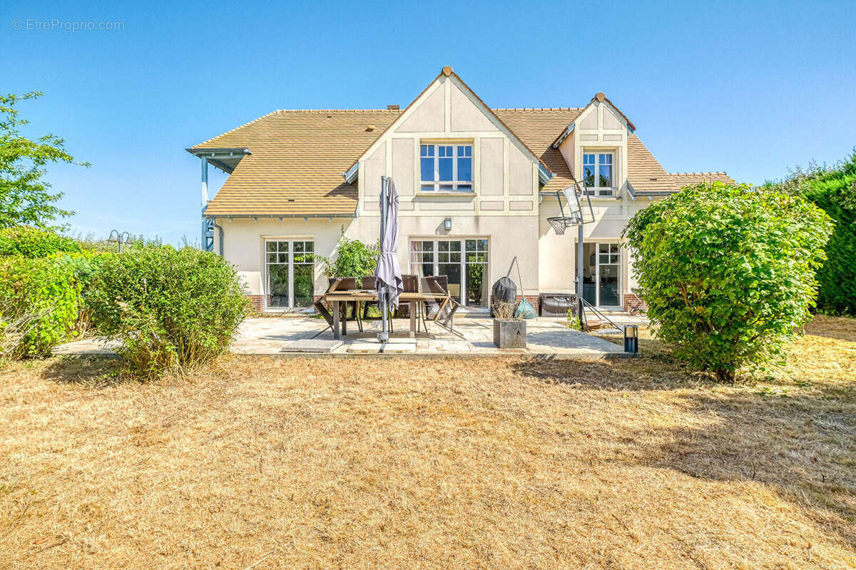Bailly-Romainvilliers :  Maison familiale de 160 m², terrain 887 m², vue lac - photo 18