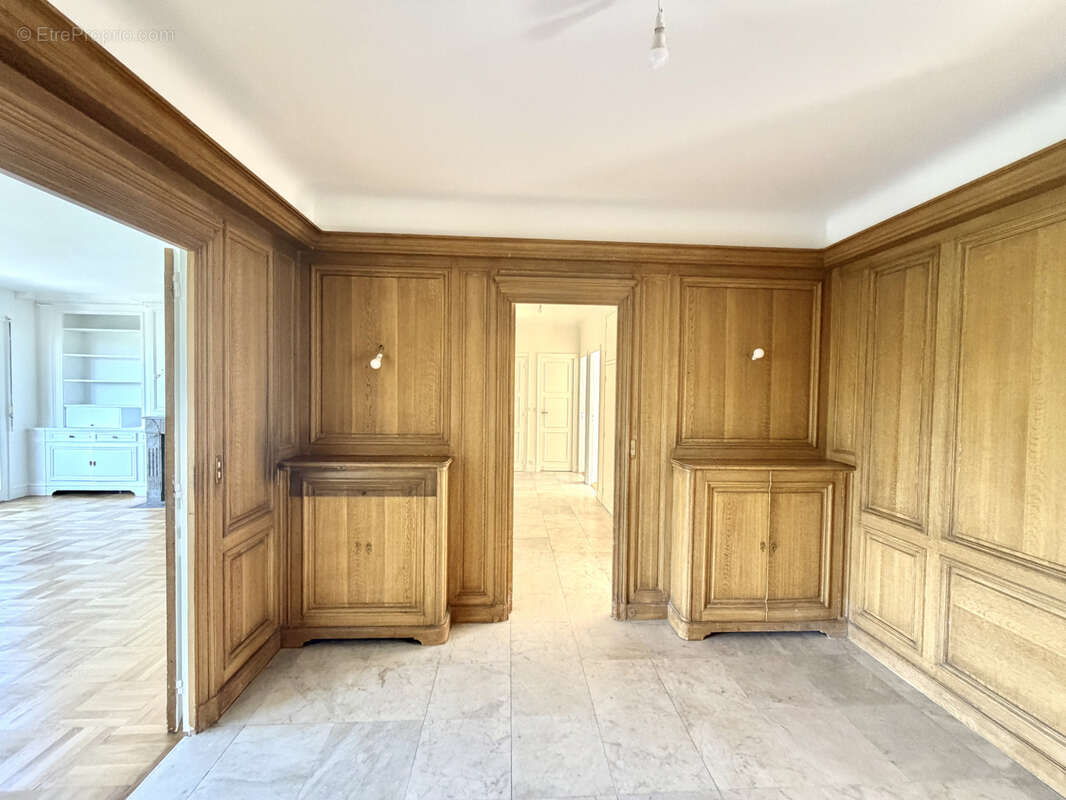 Appartement à CHARENTON-LE-PONT