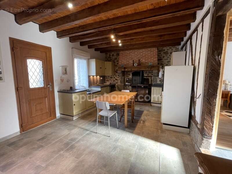 Maison à ARNAC-LA-POSTE