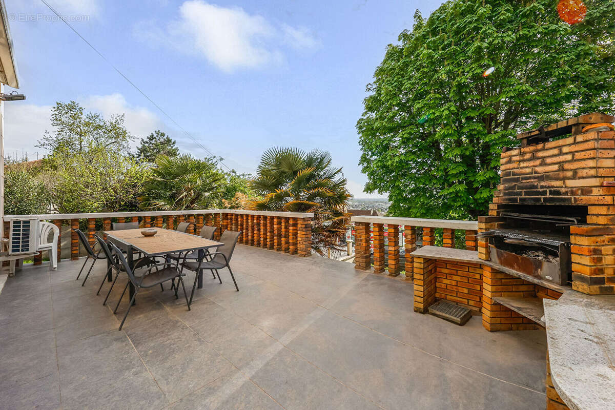 Maison à CHAMPIGNY-SUR-MARNE