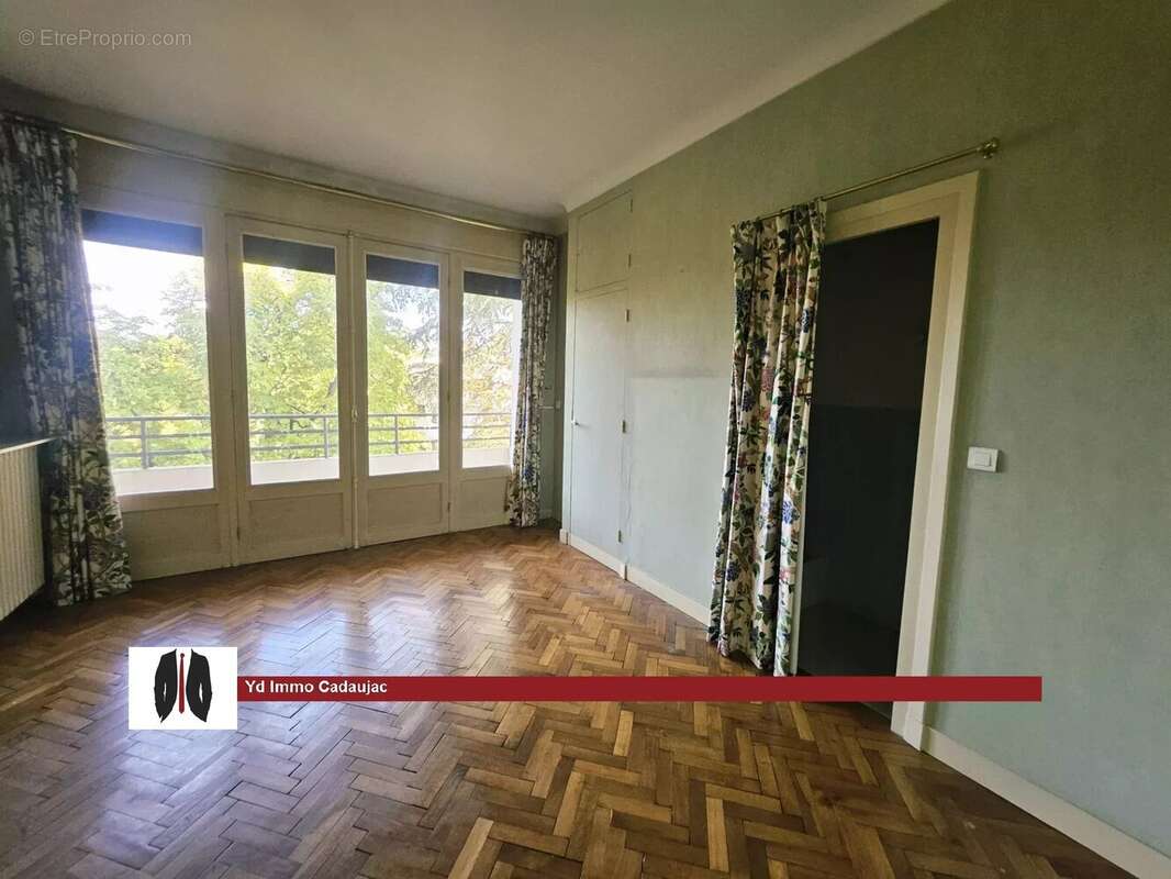 Bordeaux Caudéran – Grand appartement avec garage, cave et double balcon - photo 12