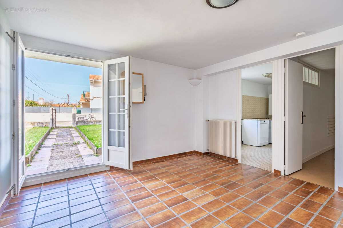 À Hendaye, appartement T2 avec garage - photo 4