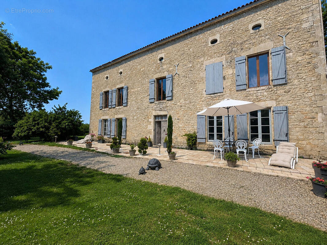 Maison à LE THOU