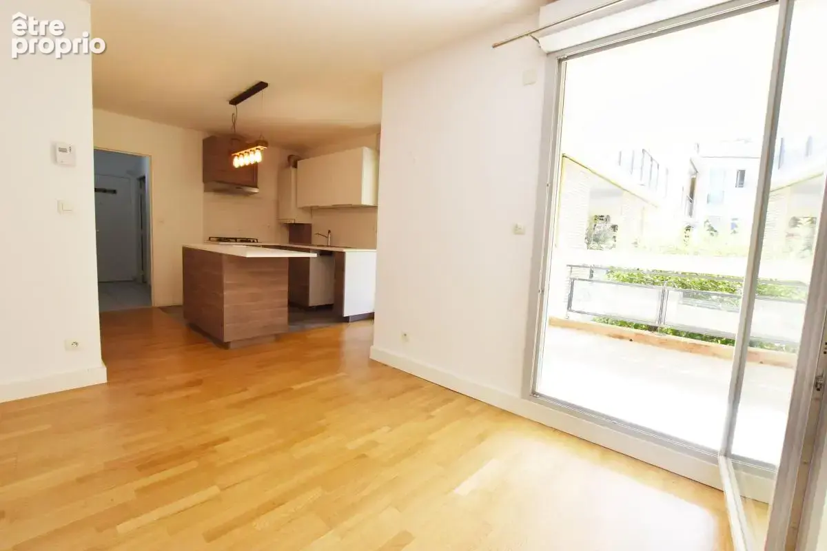 Appartement T2 À Vendre avec garage fermé / résidence sécurisée / parc arboré avec piscine - photo 4