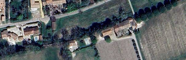 Terrain à SAINTE-CECILE-LES-VIGNES